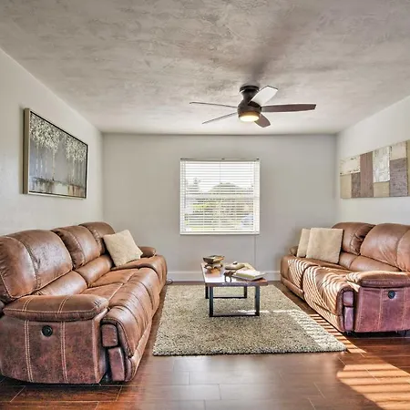Marco Island Home With Pool Near Tigertail Beach!